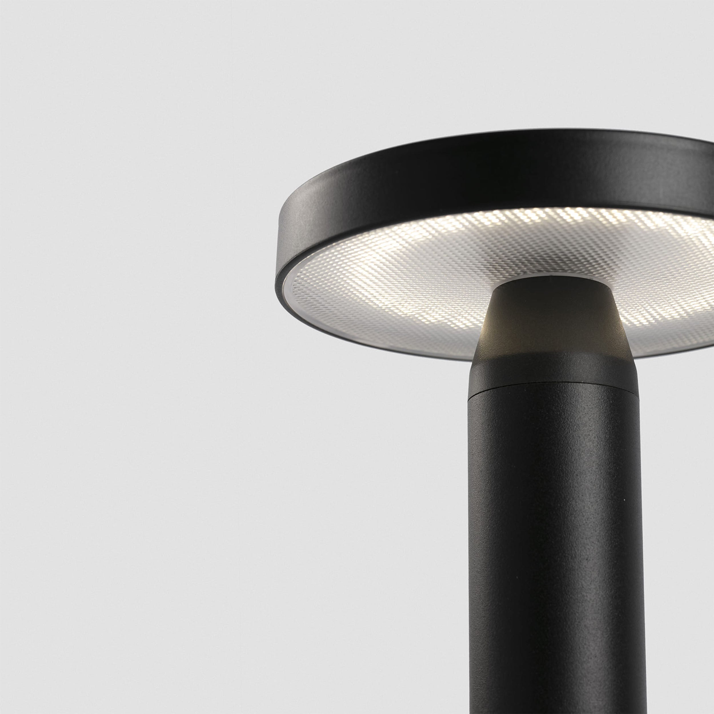 Преносима настолна лампа Faro Cairo LED