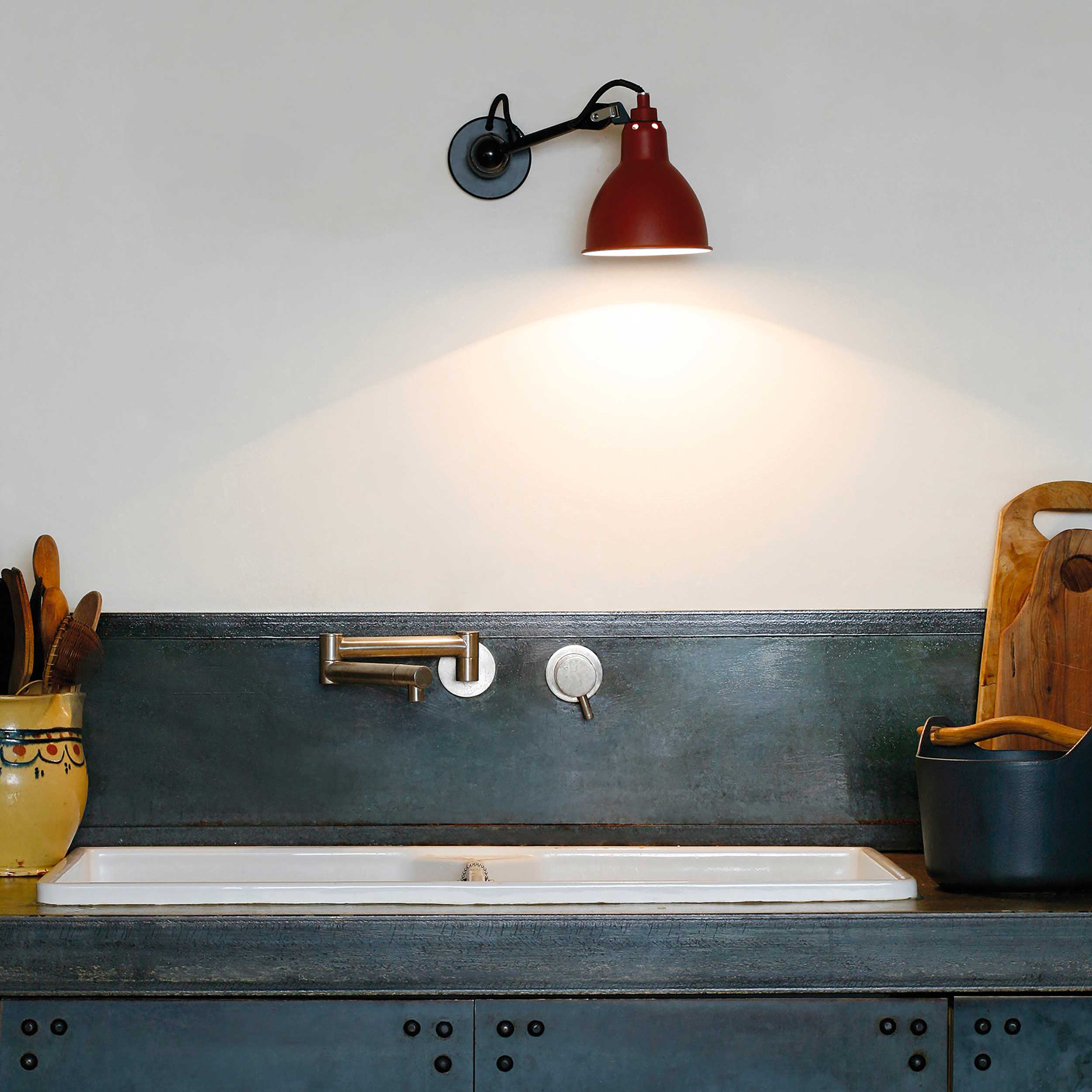 DCW éditions Lampe Gras N°304 E14 стенна лампа с превключвател