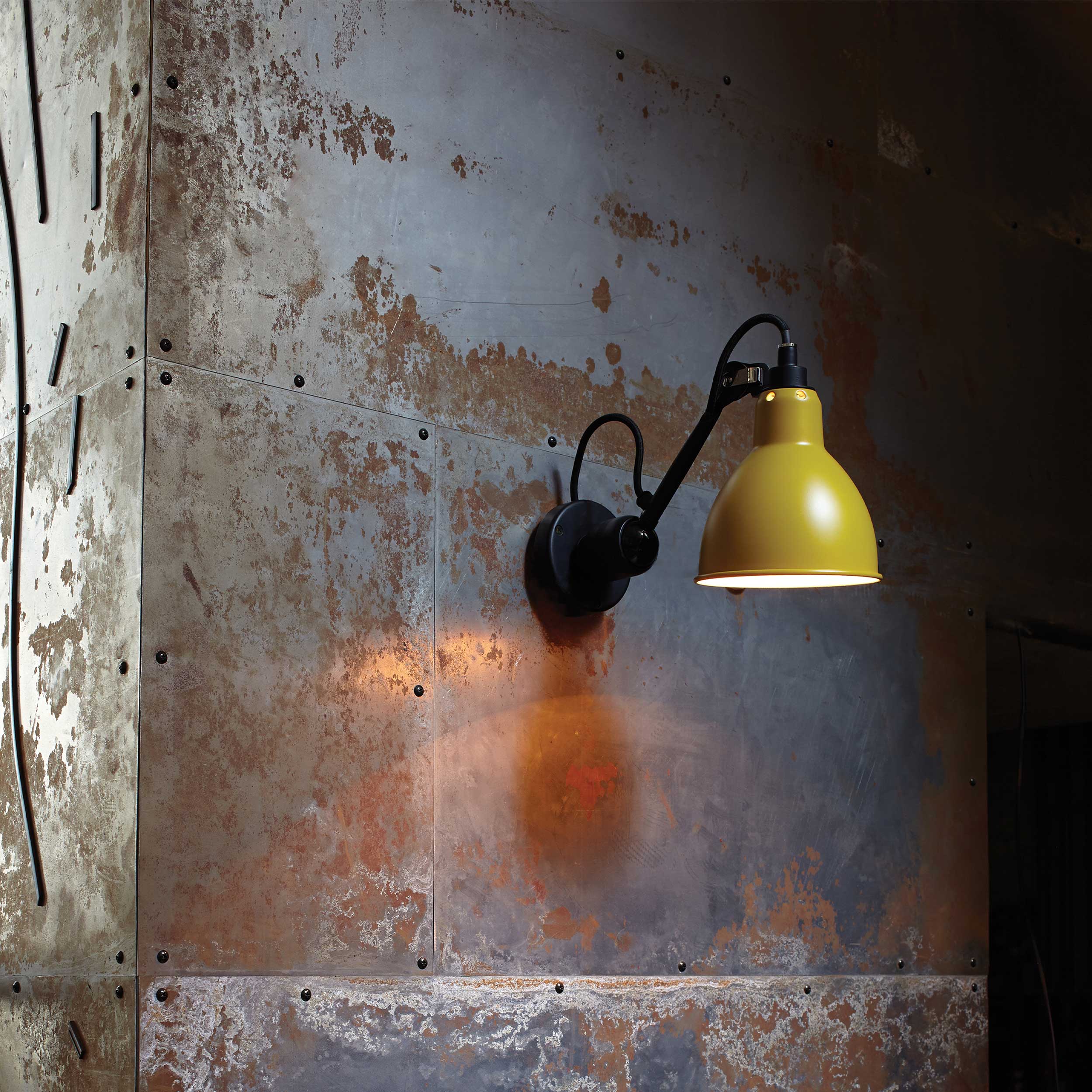 DCW éditions Lampe Gras N°304 E14 стенна лампа с превключвател
