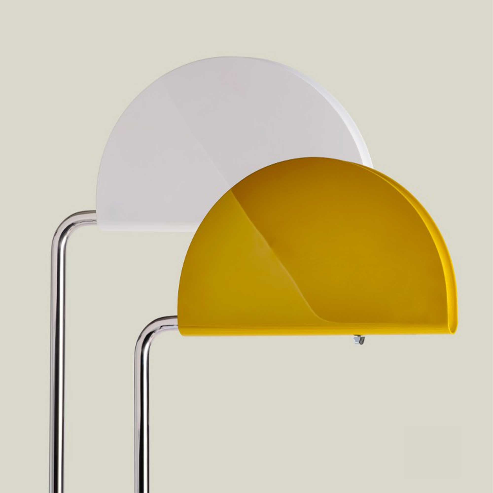 DCW éditions Mezzaluna LED подова лампа