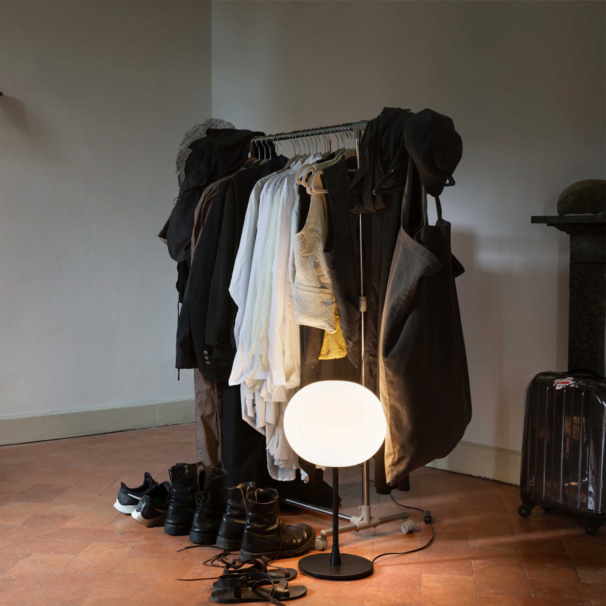 Flos Glo-Ball E27 stolní svítidlo