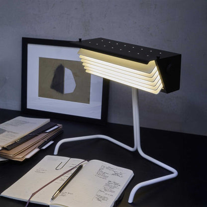 DCW éditions Biny LED настолна лампа