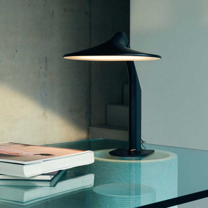 DCW éditions Ниваки LED настолна лампа