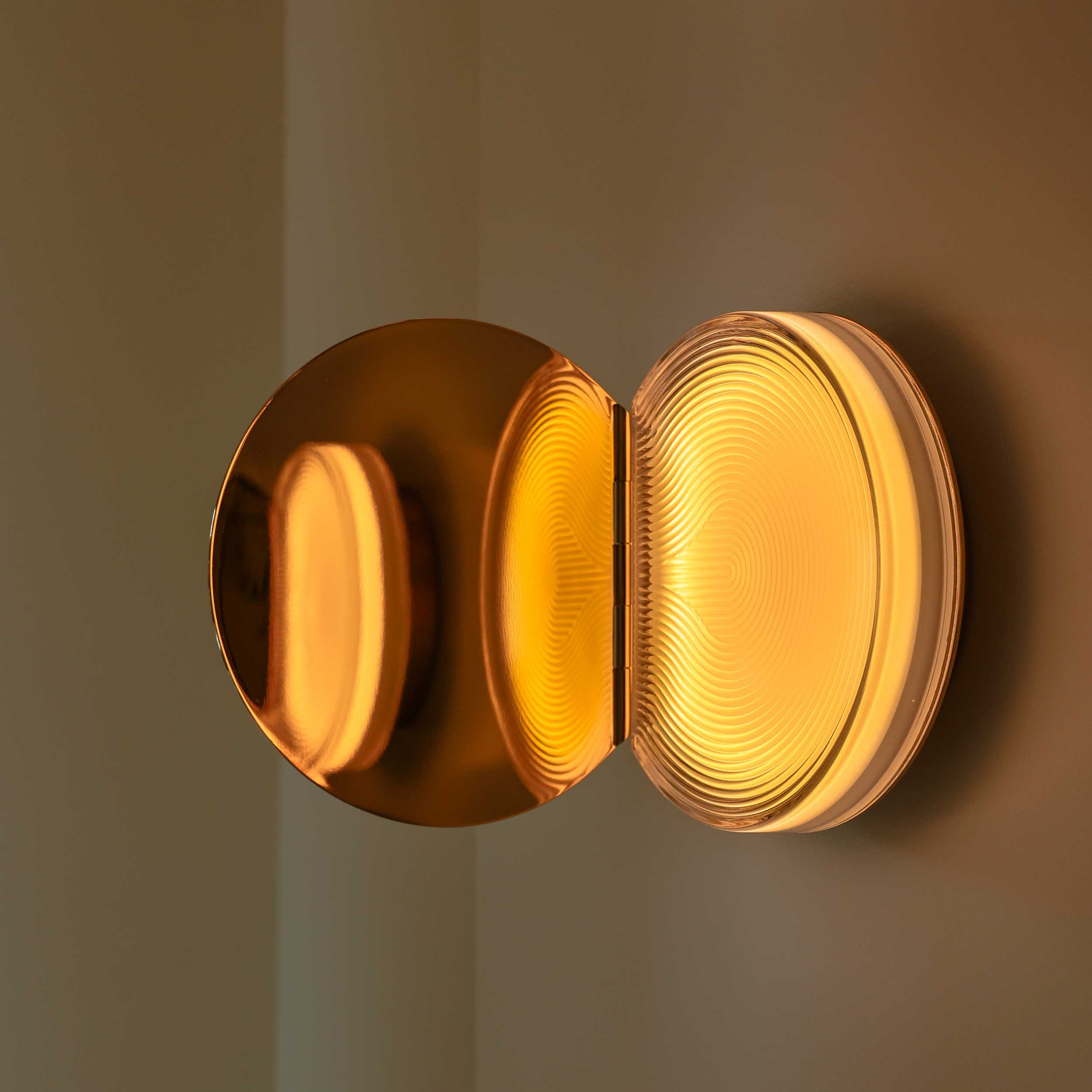 DCW éditions Poudrier LED стенна лампа