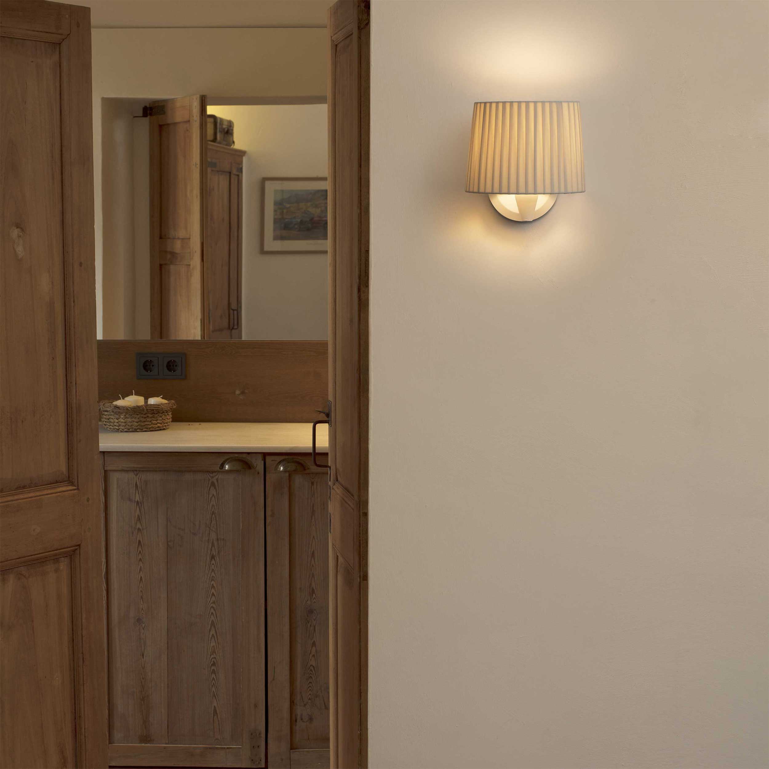 Стенна лампа Faro Samba E27