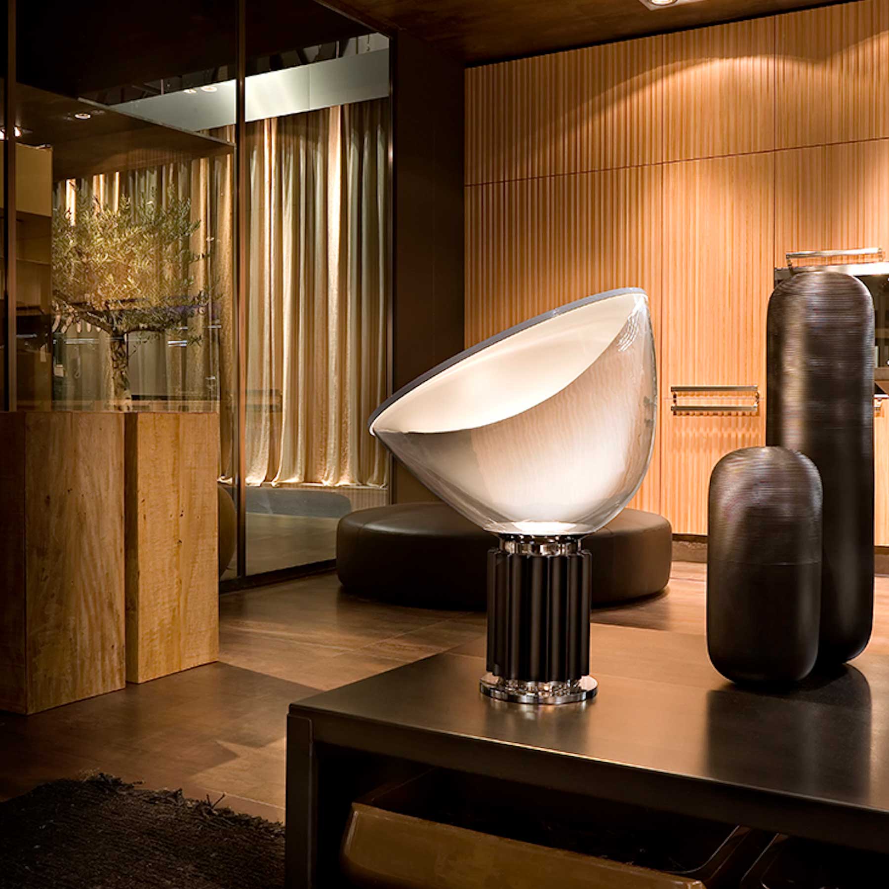 Flos Taccia LED ikonická stolní lampa