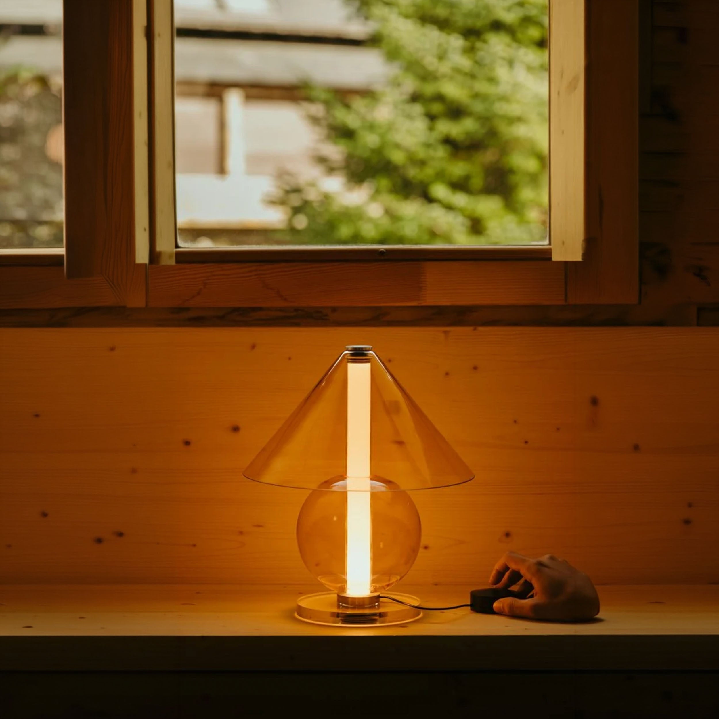 Настолна лампа Marset Fragile LED