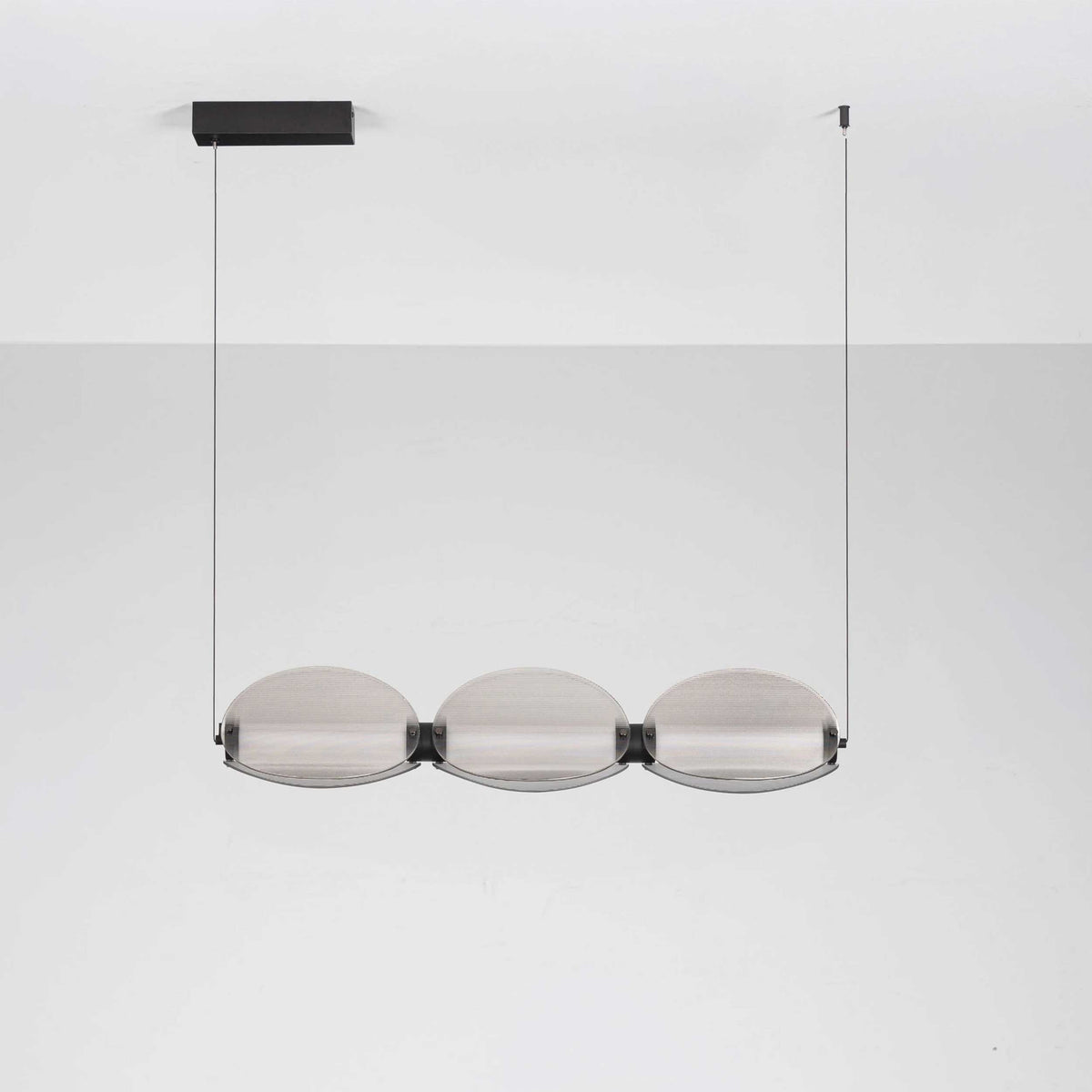 Nova Luce Noir LED висяща лампа с удължена форма
