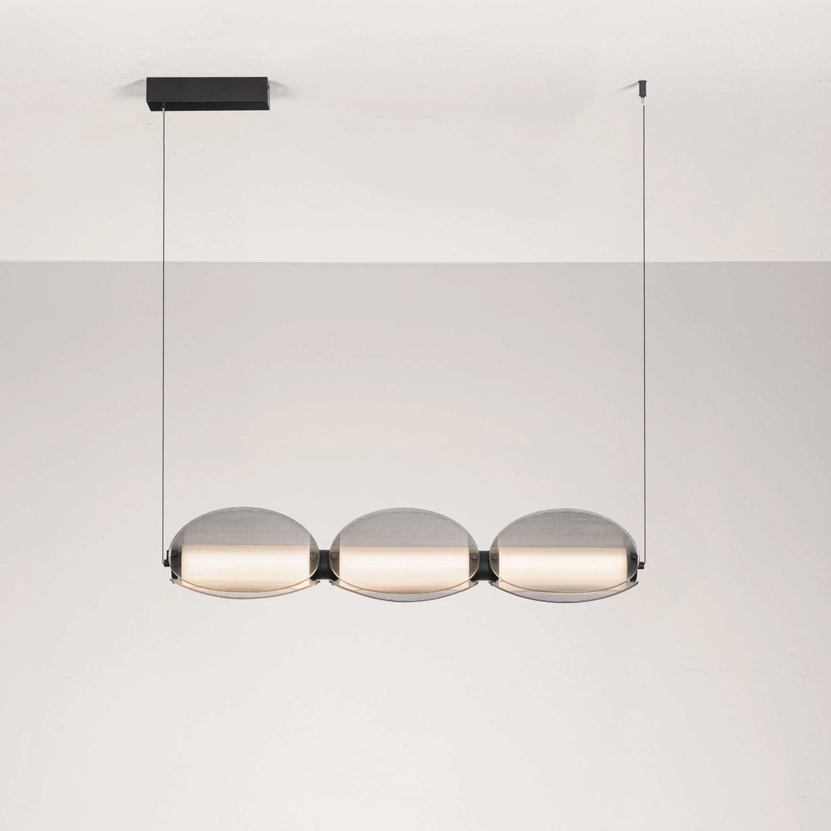 Nova Luce Noir LED висяща лампа с удължена форма