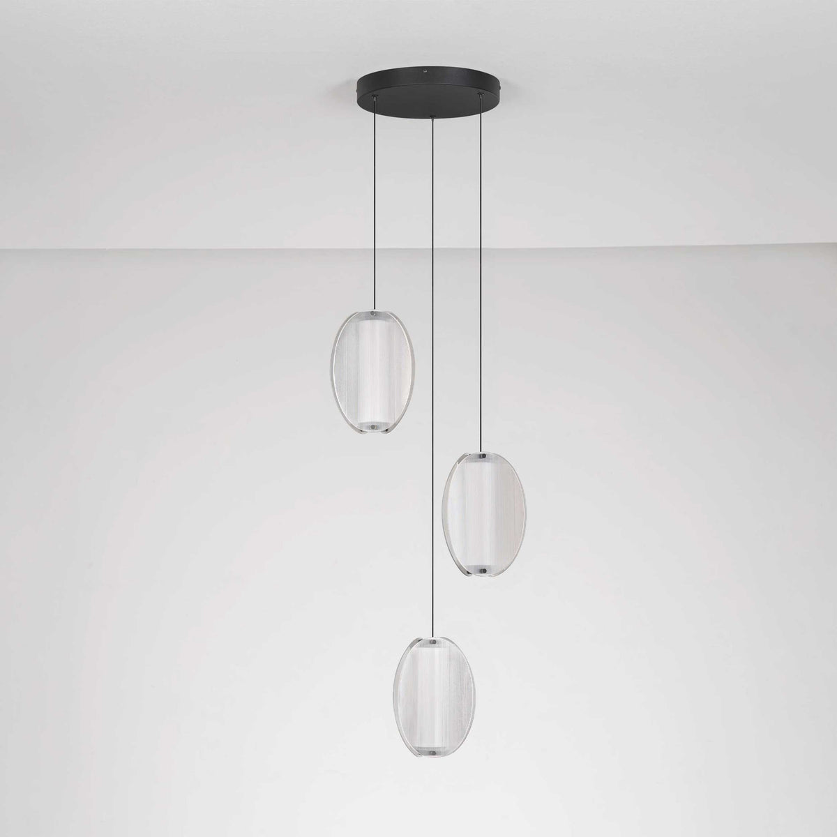Nova Luce Noir LED висяща лампа с вертикална осветяваща ос
