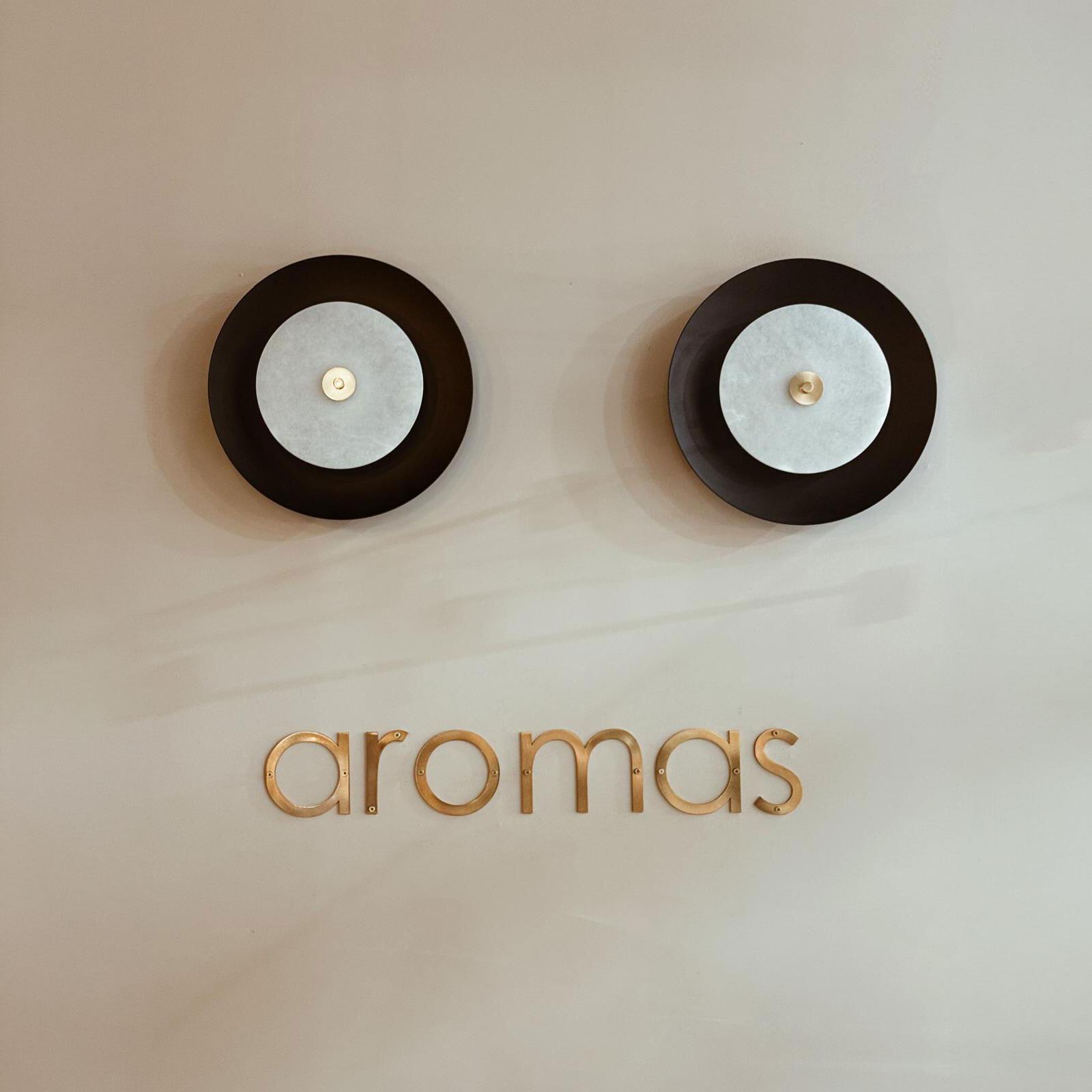 Aromas Coss LED осветително тяло за монтаж върху повърхност